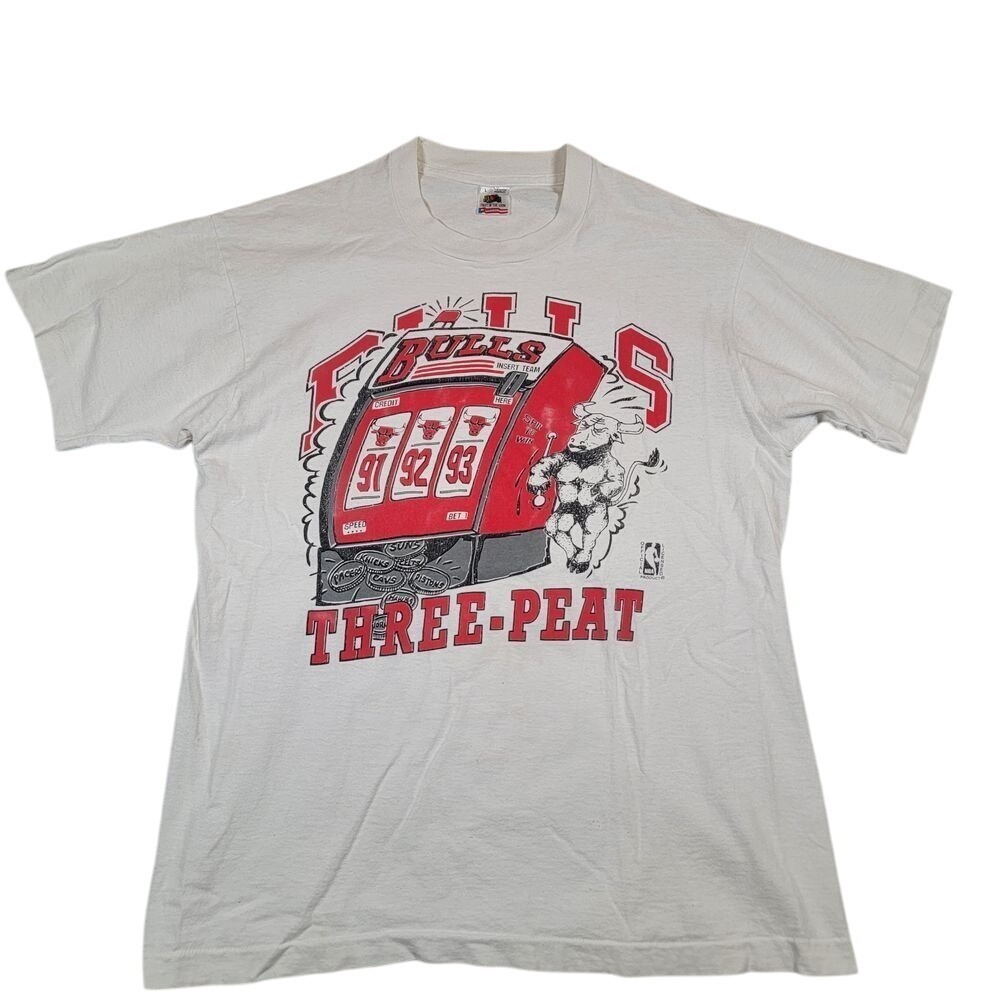 VTGâ 90's Fruit of the Loom Chicago Bulls Three-Peat T-Shirt Sz L White Graphic